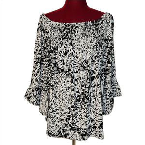 Black and White Blouse Size Extra Large